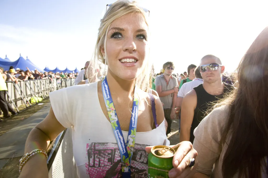 Festivalgoers and atmosphere at Global Gathering 2009